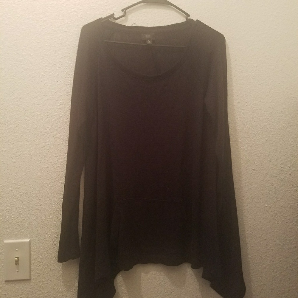Black top with front pockets
